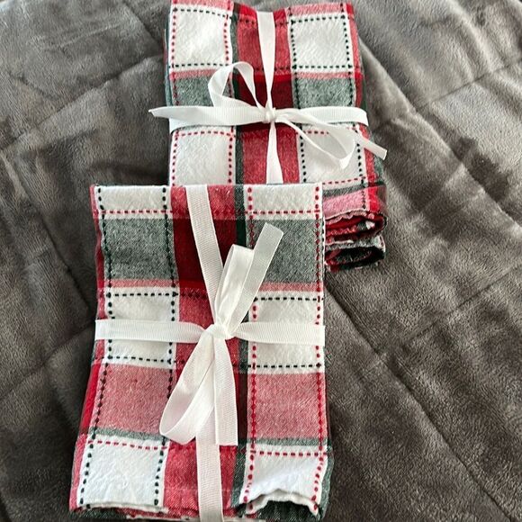Set of 5 Bold & Vibrant White Green Red Plaid Cotton Cloth Christmas Napkins - Picture 6 of 16